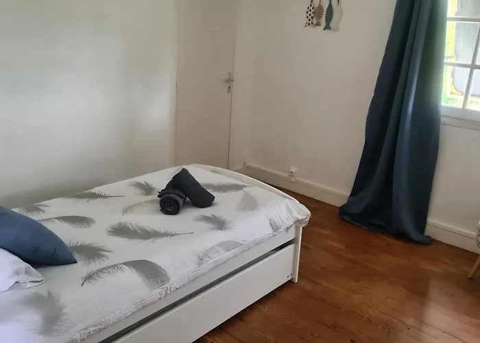 Maison Typique Royannaise Dans Un Quartier Calme